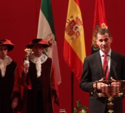 Su Alteza Real el Príncipe de Asturias dirige unas palabras durante la entrega de la X edición del Premio Internacional de Poesía Ciudad de Granada &q