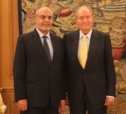 Don Juan Carlos, con el Sr. Hamadi Yebali, ex primer ministro de la República Tunecina.