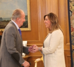 Su Majestad el Rey recibe el saludo de la presidenta de la Junta de Andalucía, Susana Díaz Pacheco