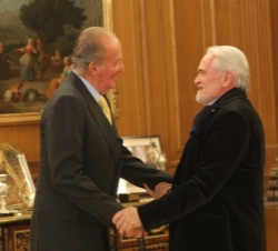 Su Majestad el Rey recibe el saludo del Vicepresidente del Parlamento Europeo, Miguel Ángel Martínez Martínez