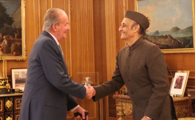 Su Majestad el Rey recibe el saludo del presidente del Consejo Indio de Relaciones Culturales (ICCR), Sr. Karan Singh