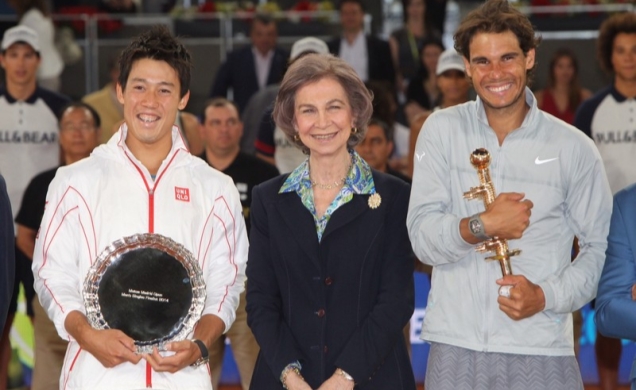 Doña Sofía, con el ganador, Rafael Nadal, y el finalista, Kei Nishikori.