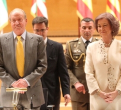 Don Juan Carlos y Doña Sofía, al comienzo del acto de entrega de Reales Despachos a la 64ª Promoción de la Carrera Judicial.