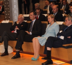 El Príncipe de Asturias, junto a la presidenta de la Fundación Euroamérica, el ministro de Asuntos Exteriores y de Cooperación y el presidente de Tele