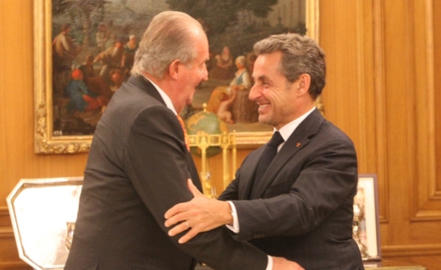 Saludo entre Don Juan Carlos y el ex-Presidente de la República Francesa, Nicolas Sarkozy