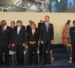 El Príncipe de Asturias junto a los distintos Jefes de Estado y de Gobierno asistentes a la toma de posesión