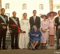 Asiste, junto al resto de la Familia Real, al enlace matrimonial de Su Alteza la Infanta Doña Cristina con Don Iñaki Urdangarin