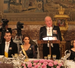 Don Juan Carlos, durante su brindis.