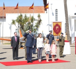 Sus Majestades los Reyes, Su Alteza Real la Princesa de Asturias y Su Alteza Real la Infanta Doña Sofía, en el XXV aniversario de la entrega de despac
