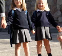La Princesa de Asturias y la Infanta Sofía en su primer día de colegio