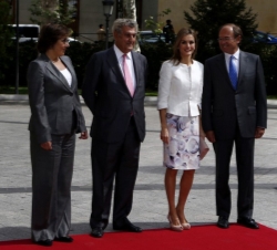Doña Letizia, con los presidentes del Senado y del Congreso de los Diputados y la secretaria de Estado de Comunicación