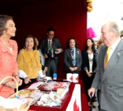 Don Juan Carlos y Doña Sofía, en la mesa de cuestación