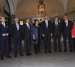 Su Majestad el Rey junto a las autoridades y personalidades presentes en el acto central conmemorativo del 25º aniversario de Hispasat