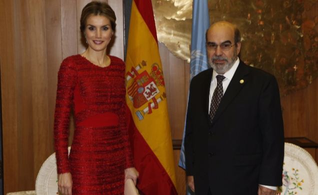 Su Majestad la Reina junto al director general de la FAO, José Graziano