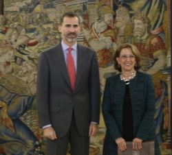 Su Majestad el Rey junto a la Secretaria General Iberoamericana, Rebeca Grynspan