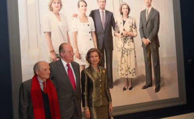 Sus Majestades los Reyes Don Juan Carlos y Doña Sofía, junto al pintor Antonio López