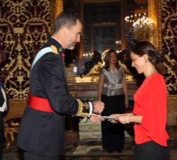 Su Majestad el Rey recibe la Carta Credencial de la embajadora de la República de Panamá, María de las Mercedes de la Guardia de Corró