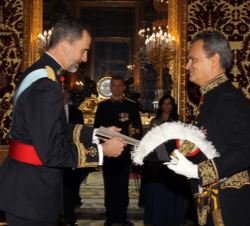 Su Majestad el Rey recibe la Carta Credencial del embajador de la República Portuguesa, Francisco Pimentel de Melo Ribero de Menezes