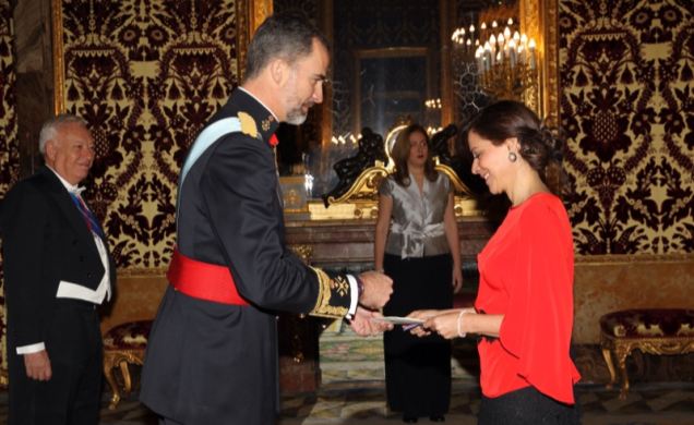 Su Majestad el Rey recibe la Carta Credencial de la embajadora de la República de Panamá, María de las Mercedes de la Guardia de Corró