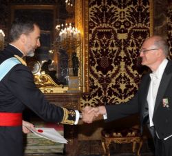 Su Majestad el Rey recibe la Carta Credencial presentada por el Embajador del Principado de Mónaco, Jean-Luc Marcel Van Klaveren