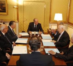Su Majestad el Rey Don Juan Carlos preside la reunión del Patronato de Fondena