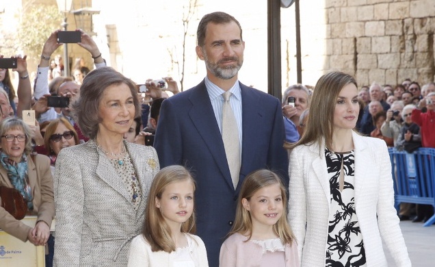 Sus Majestades los Reyes, junto a Su Majestad la Reina Doña Sofía y Sus Altezas Reales la Princesa de Asturias y la Infanta Doña Sofía, en la Catedral