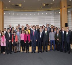 El Rey, con los diputados españoles al Parlamento Europeo.