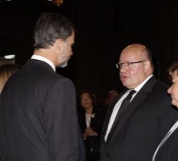 Los Reyes conversan con el ministro federal de Asuntos Especiales y jefe de la Cancillería Federal de Alemania, Peter Altmaier, y la viceprimera minis