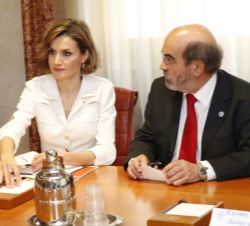Doña Letizia y el el director general Graziano, durante la reunión con expertos de la FAO.