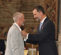 Su Majestad el Rey condecora con la Orden del Mérito Civil a Don Francisco Javier Pitillas Torra.