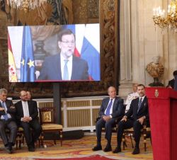 Su Majestad el Rey y Su Majestad el Rey Don Juan Carlos durante la intervención del presidente del Gobierno, Mariano Rajoy