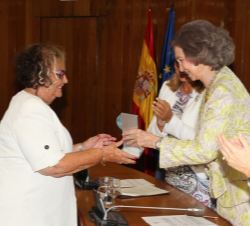 Doña Sofía entrega a Rosa Domenech el premio "Profesional del Año"