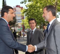 Su Majestad el Rey recibe el saludo del consejero delegado de ICEX España Exportación e Inversiones, Francisco Javier Garzón