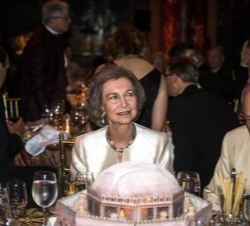 Su Majestad la Reina Doña Sofía, momentos antes de dar comienzo la cena