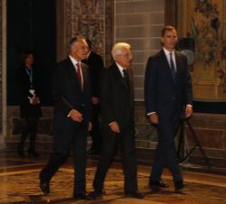 Su Majestad el Rey junto a los Presidentes de Italia y Portugal, a su llegada al Palacio del Quirinal