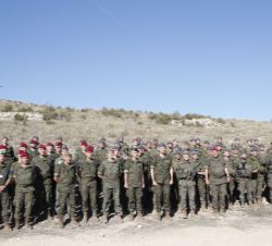 Su Majestad el Rey junto al personal militar, extranjero y nacional, participante en la Fase Livex del Ejercicio "Trident Juncture 2015" de 