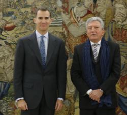 Su Majestad el Rey con el representante de Nueva Canarias (NCa), Pedro Quevedo Iturbe 