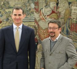 Don Felipe con el representante designado por En Comú-Podem, Francesc Xavier Domènech Sampere