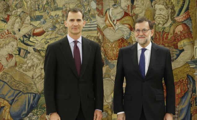 Su Majestad el Rey con Mariano Rajoy Brey, del Partido Popular (PP)