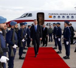 Su Majestad el Rey a su llegada al aeropuerto militar Figo Maduro