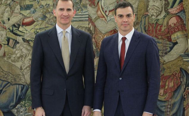 Su Majestad el Rey con el representante designado por Partido Socialista Obrero Español (PSOE), Pedro Sánchez Pérez-Castejón