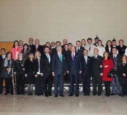 Don Juan carlos con los representantes de las asociaciones y sociedades de españoles en Tucumán