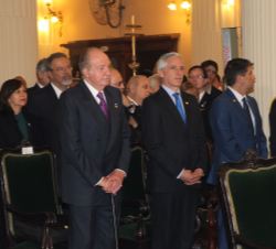 Su Majestad el Rey Don Juan Carlos junto a los vicepresidentes de Bolivia, Álvaro García Linera y de Uruguay, Raúl Sendic