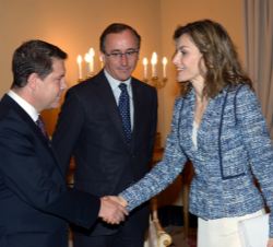 Su Majestad la Reina recibe el saludo del presidente de la Junta de Comunidades de Castilla-La Mancha, Emiliano García-Page