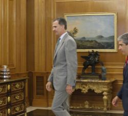 Su Majestad el Rey con Francesc Homs, representante de Convergència Democrática de Catalunya