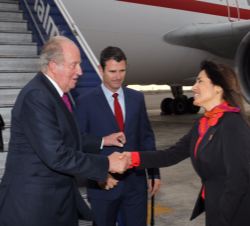 Llegada de Su Majestad el Rey Don Juan Carlos al Aeropuerto Internacional Jorge Chaves de Lima
