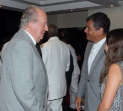 Don Juan Carlos charla con el Presidente de la República de Ecuador, Rafael Correa