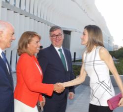 Su Majestad la Reina recibe el saludo de la secretaria de Estado de Asuntos Sociales y de Igualdad, Susana Camarero