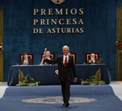 James Nachtwey, Premio Princesa de Asturias de Comunicación y Humanidades 2016, tras recoger el galardón 