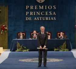 Richard Ford, Premio Princesa de Asturias de las Letras 2016, tras recibir el galardón